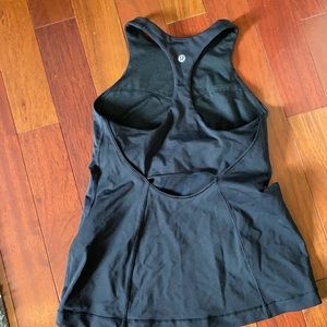 Black lulu tank built in bra size 6